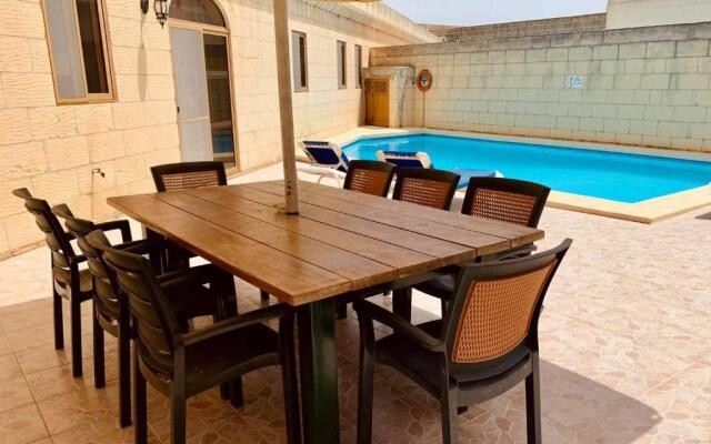 Hofra Farmhouse - 5 bedroom farmhouse with private pool available