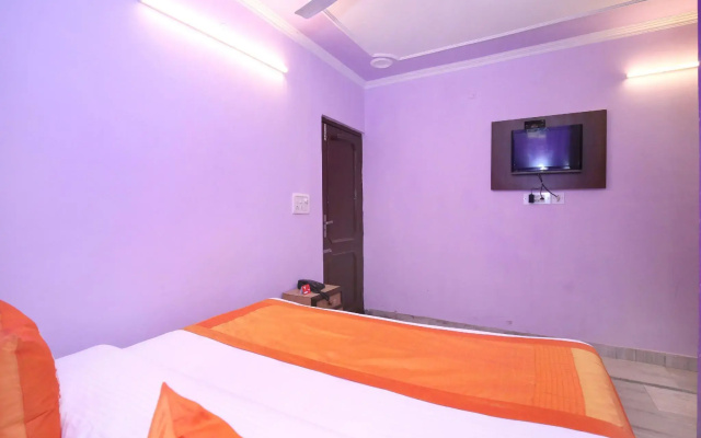 OYO 10384 Hotel Rajesh Palace