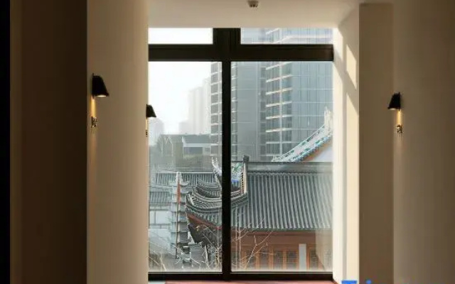 VIbes INN CYBER ESPORTS HOTEL