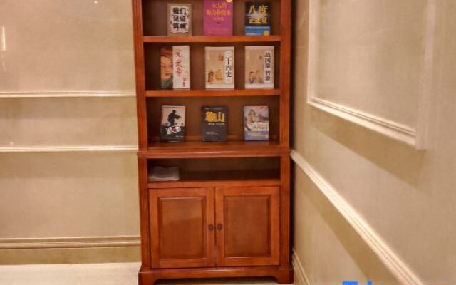 Vienna Hotel (Jiji Jishui Administrative Center Branch)