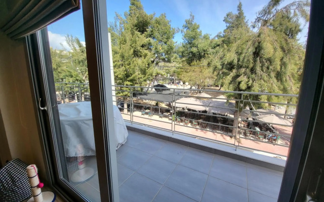 Cozy apartment in front of the park