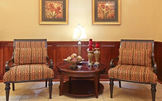 Holiday Inn Express & Suites CLARKSVILLE