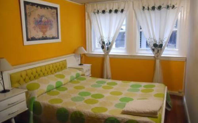 1385 Hostel
