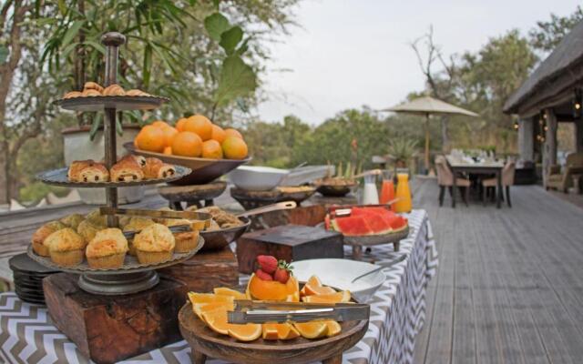 Thornybush Simbambili Lodge