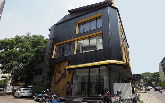 The Unique S Hotel by OYO Rooms