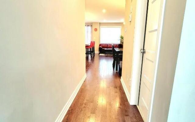 3 bedroom town house in ottawa close to downtown