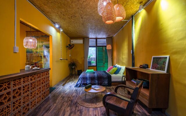 HoLo Opera Saigon - Serviced Homestay