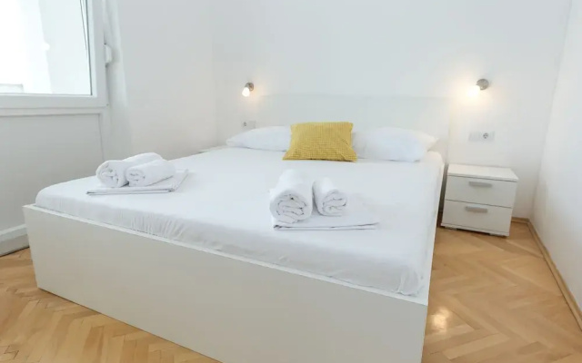 Apartments by the Sea Semy