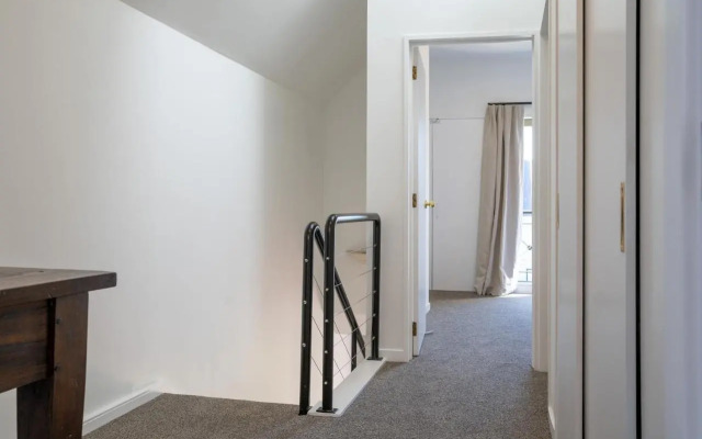 Chester Street West Apartment