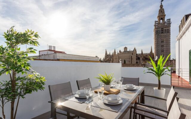 Outstanding Penthouse With Private Terrace Near The Cathedral. Mateos Gago V