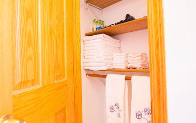 Lovely 3 Bedrooms Apartment In Chicago Midway