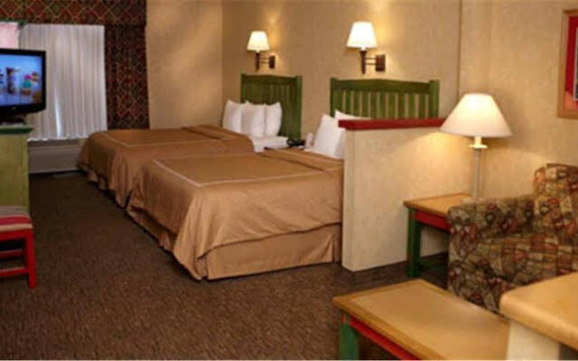Comfort Suites Lake Country