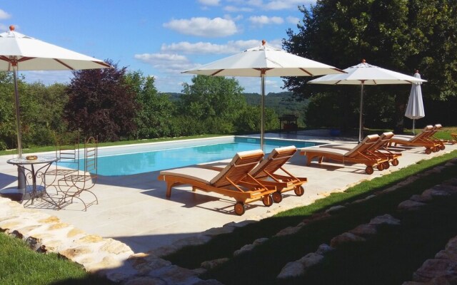 Relais de Montgeoffroy B&B