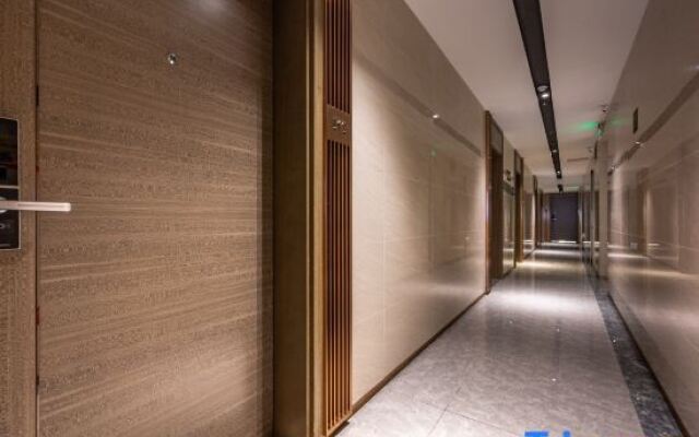 Zunxiang International Apartment (Shenzhen Futian Convention and Exhibition Cente)