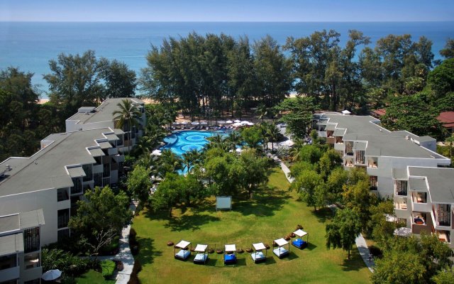 Le Méridien Phuket Mai Khao Beach Resort