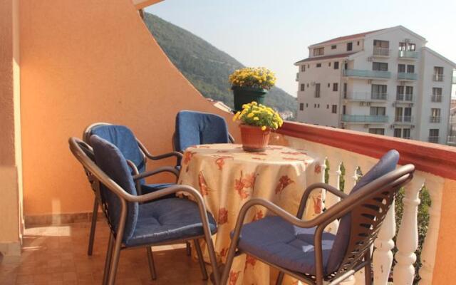 Sunny Villa Apartments