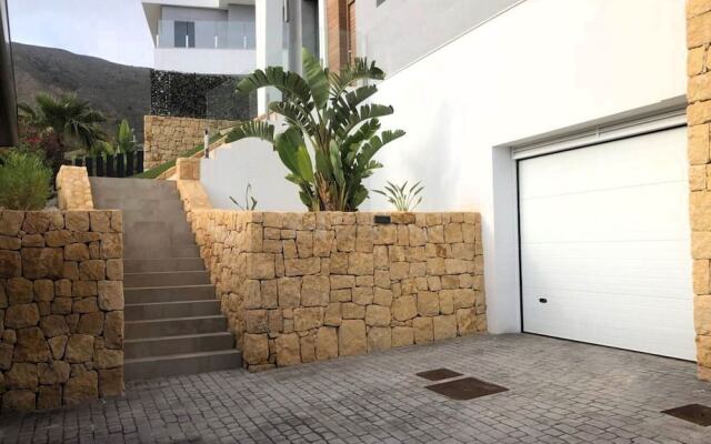 Spacious Villa With Private Pool in Finestrat