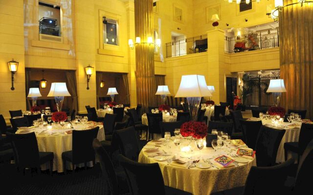 Windsor Arms Hotel