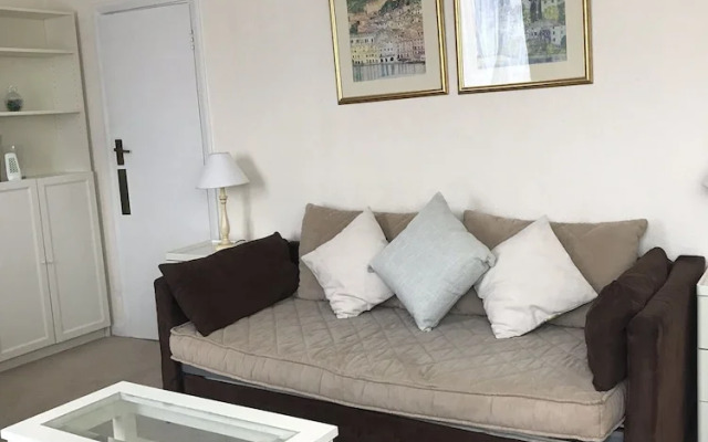 Elegant & Bright English Style 1 Bed Hyde Park