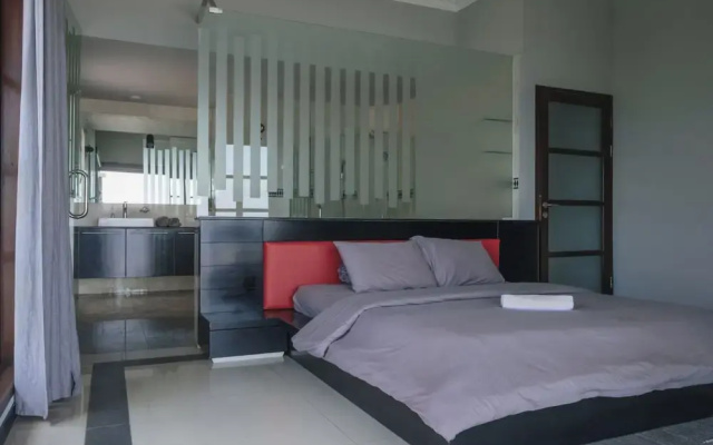 Blue Marlin 6-BR Villa Singaraja Bali