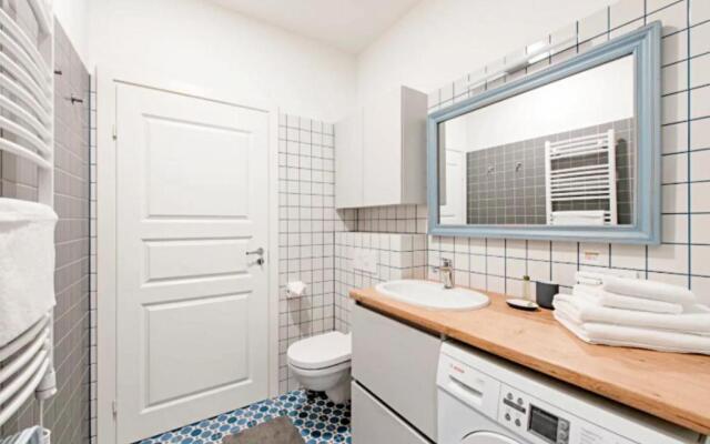 Charming 1BD Old Town Apartment by Hostlovers
