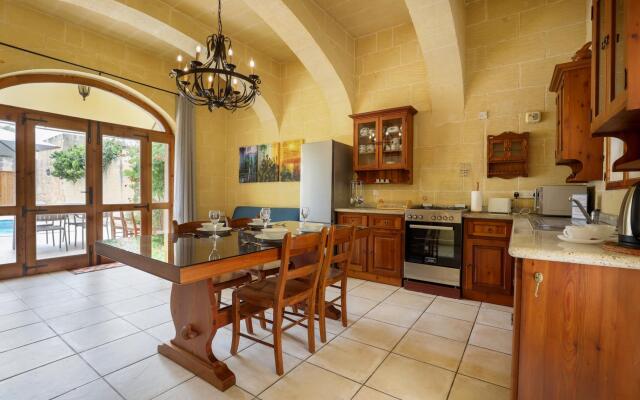 Superb Maltese Farmhouse with Private Pool