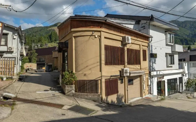 Corner House