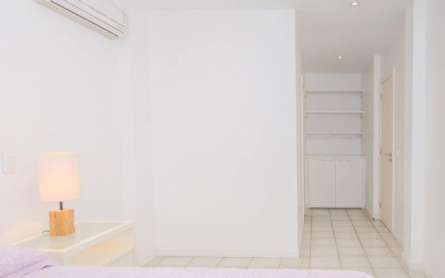 Villa com seis suítes e praia particular