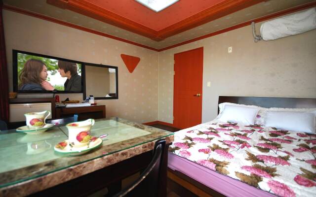 Empas Condotel