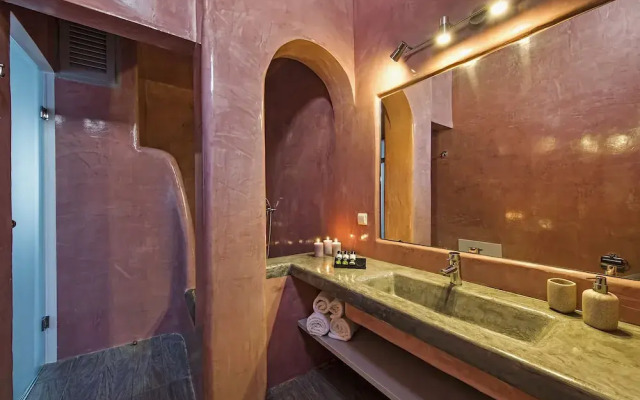 Alizea Villas & Suites