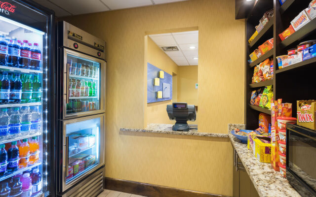 Holiday Inn Express Charleston-Civic Center by IHG