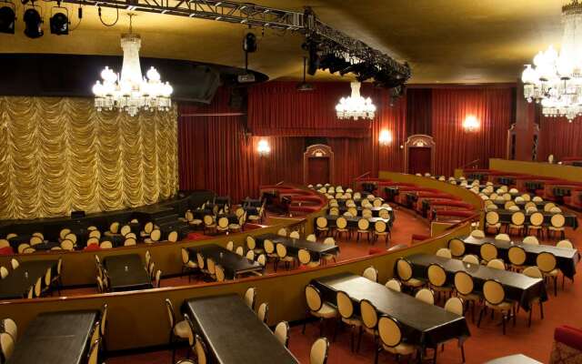 Plaza Hotel & Casino