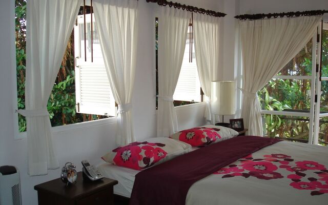 Banyan House Samui B&B