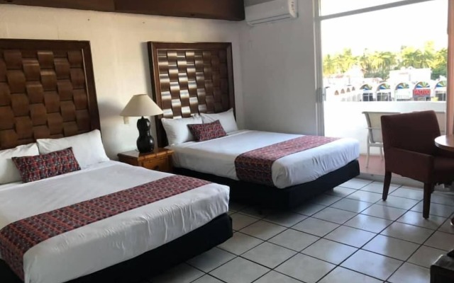 Hotel Zona Dorada Suites