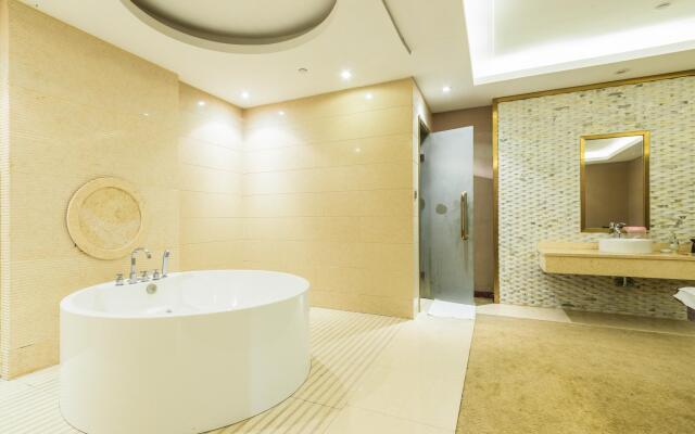 Regal Plaza Hotel & Residence Waigaoqiao