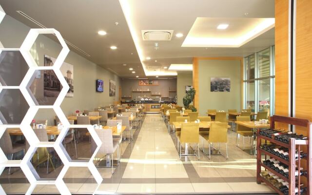 Holiday Inn Express Manisa - West