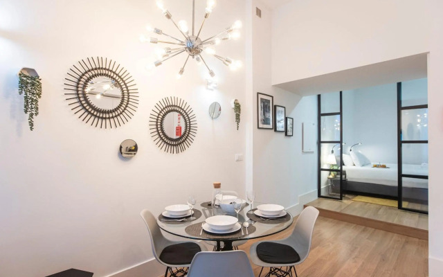 Elegant & Bright Flat by LovelyStay