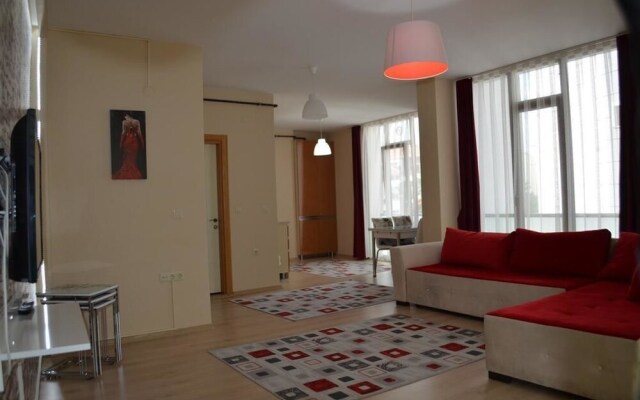 Hill Suites