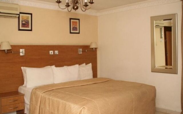 Bec Suites