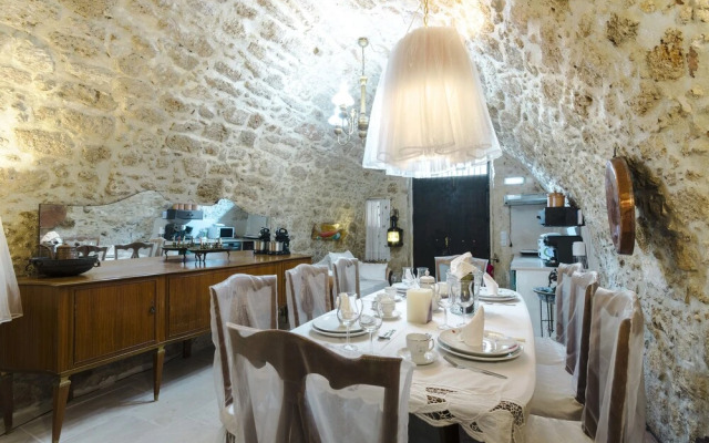 Antonia's House