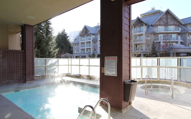 Tyndall Stone by Whistler Retreats