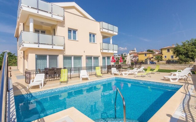 Beautiful Home in Funtana With Wifi and 2 Bedrooms