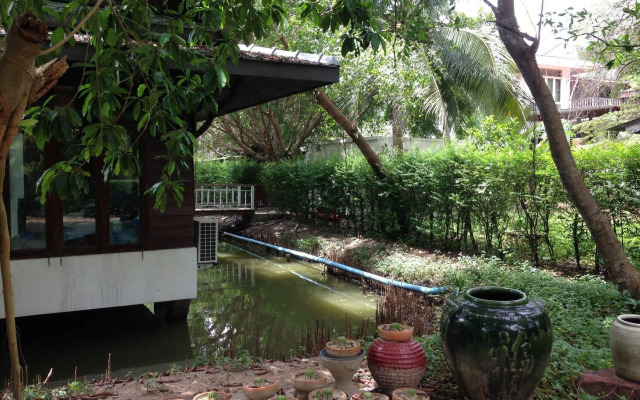 Young Coconut Garden Home Resort