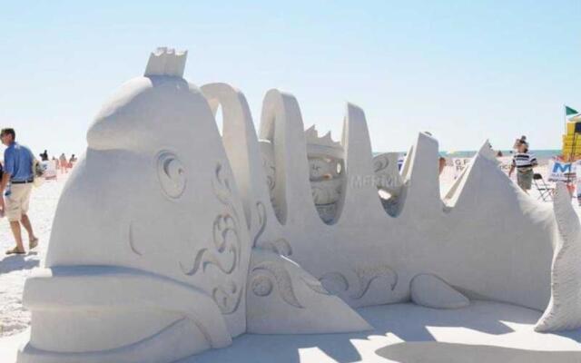 Crescent Arms Condominiums