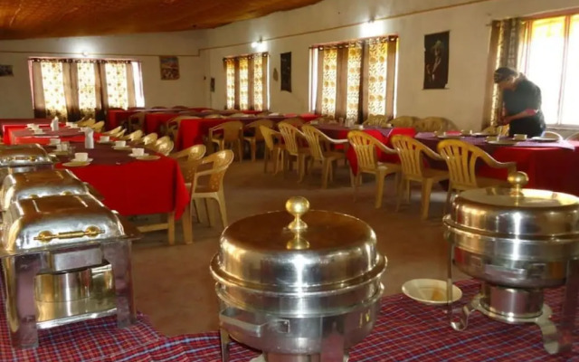 Royal Deluxe Camp