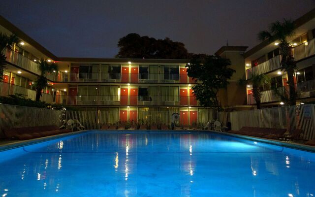 Red Carpet Inn Airport and Cruise Port Hotel Fort Lauderdale