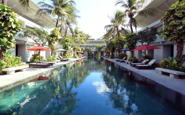 RedDoorz Plus near Kuta Square