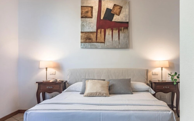 Sunny Varenna Apartment