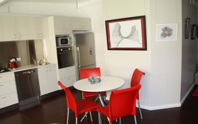 ArtHOUSE Beachfront Accommodation