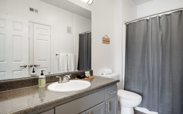 The Luxe Suites of Oceanside with Pool & Gym